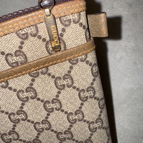 GUCCI PLUS POUCH - Picture 4 of 7